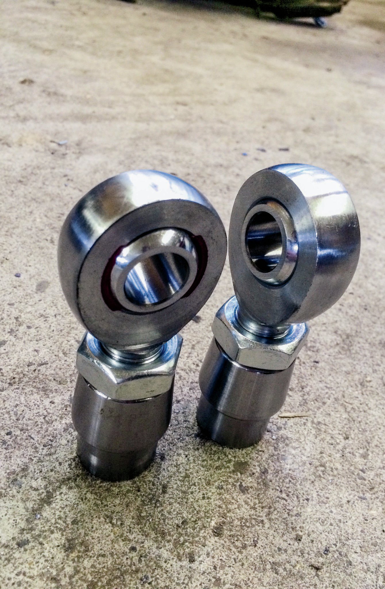 Rod End Supply makes rod ends in a number of sizes and materials for everything from carburetor linkages to Trophy Truck suspensions. We chose chromoly steel XM rod ends that are self-lubricating with a Nylafiber matrix race. While they more economical rod ends, Rod End Supply’s Bob Douglas stated that XM rod ends are a great long-term value since they stay tight for so much longer than conventional rod ends.