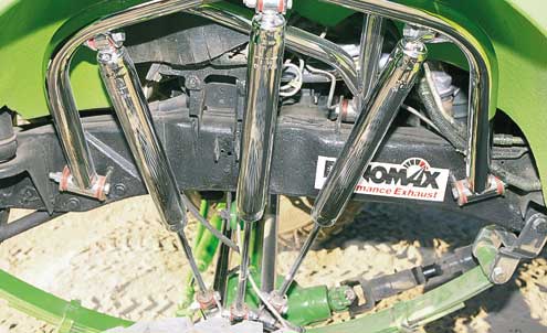 The front shock hoops (as well as everything else chrome) was plated by F.L.G. Metal and custom-built by Chris.